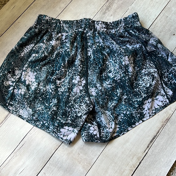 Lululemon size 6 Tall , shorts - Picture 4 of 4